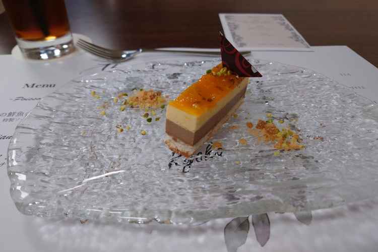 試食のデザートです、確かに美味しいですが、実際の式のボリューム感などはよくわかりませんてした。