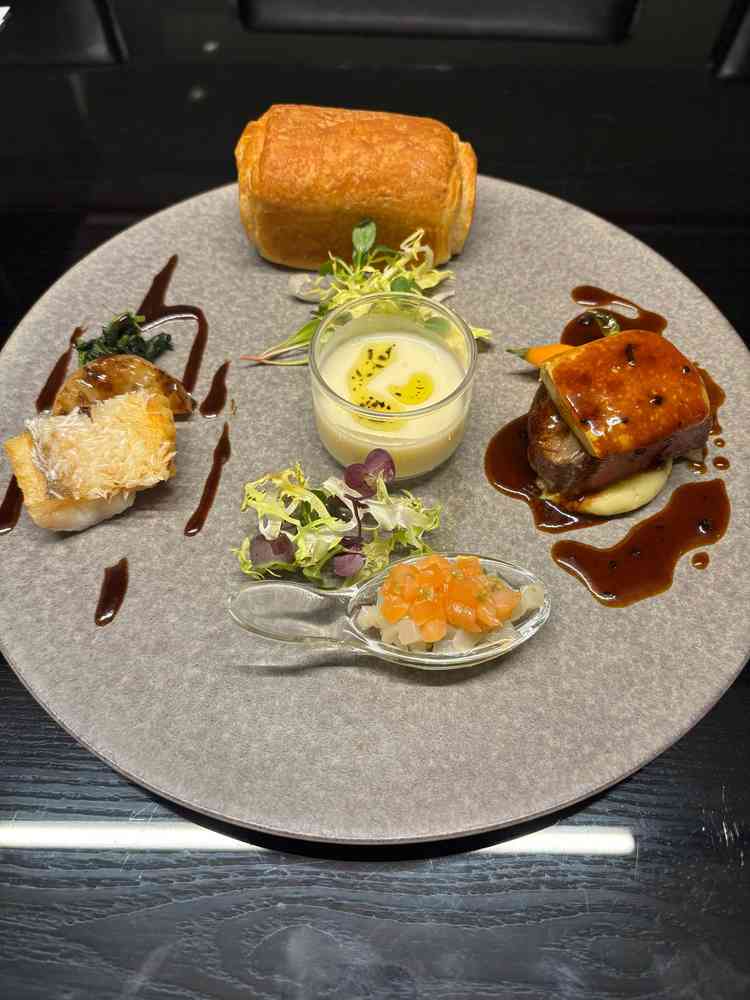 試食いただきました。パンが美味しかったです。