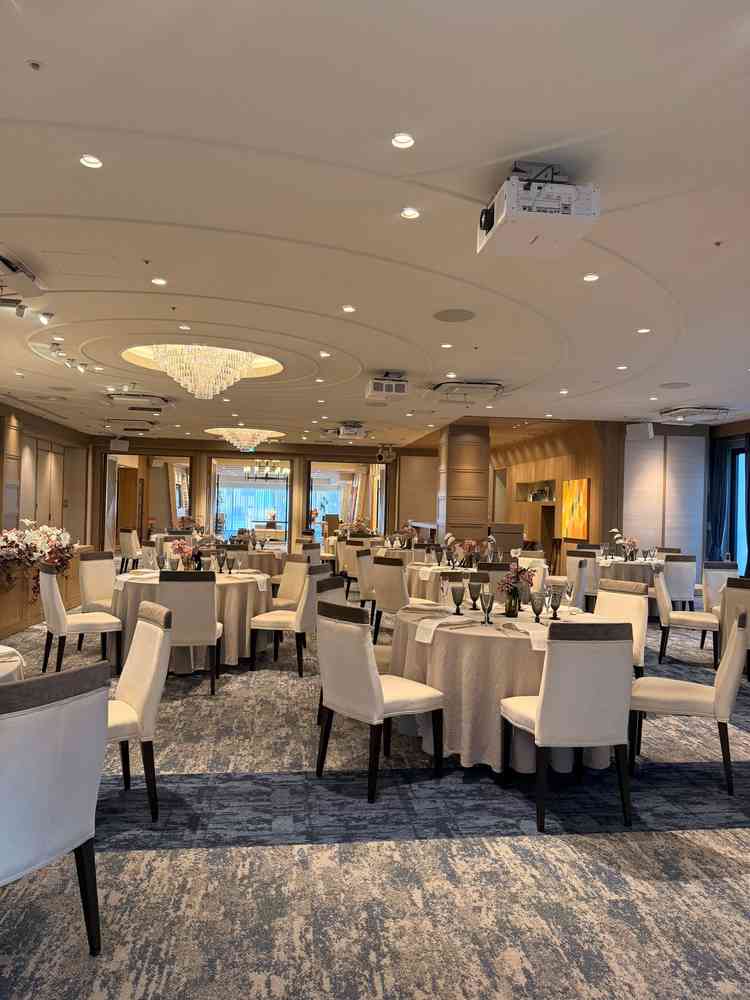 雰囲気の異なるナチュラルな披露宴会場