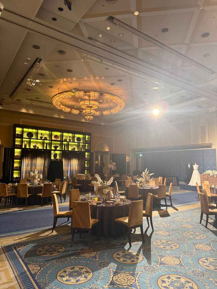 天井の高い会場