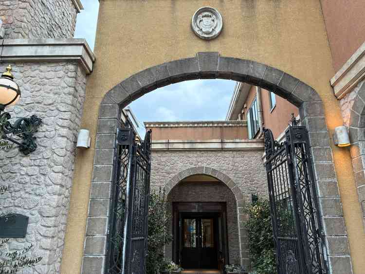 洋館風で可愛い正面入り口