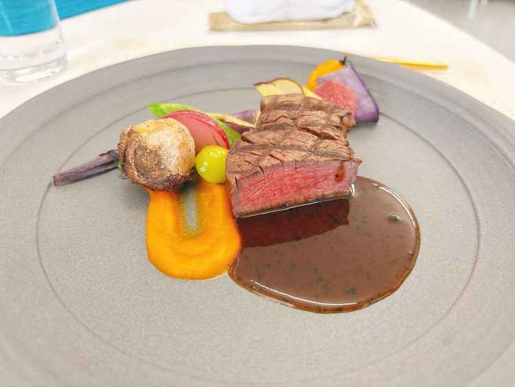 試食のお肉料理