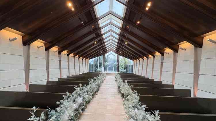 インフィニティーなんとか(挙式場)