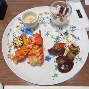 コース料理は種類がたくさんあって嬉しい