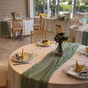 披露宴会場の中の写真。こじんまりとした、アットホームな雰囲気でした。