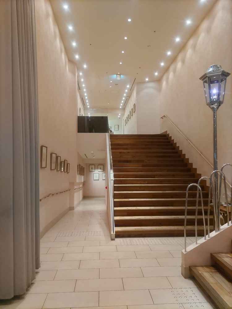 階段を利用して写真撮影が可能です