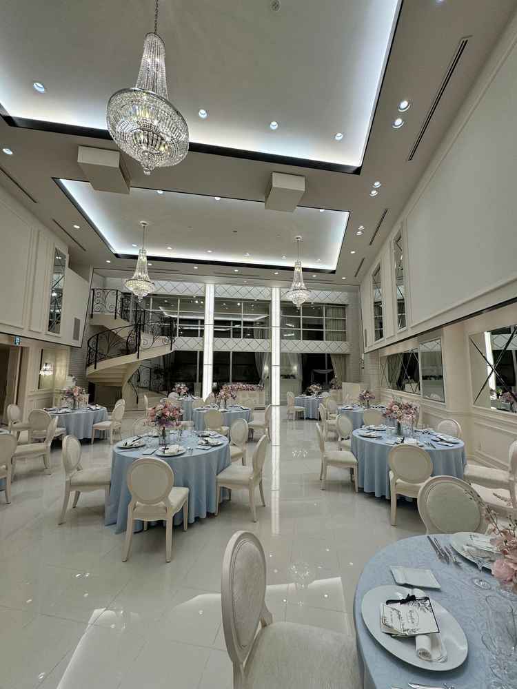 披露宴会場がとても綺麗で素敵でした。