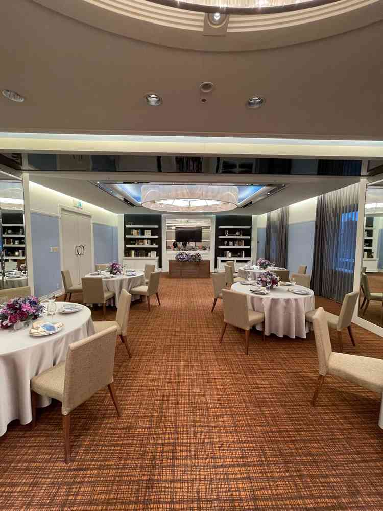 1番少人数で行える披露宴会場です。アットホームでホテルのお部屋のような雰囲気で披露宴が行える場所です