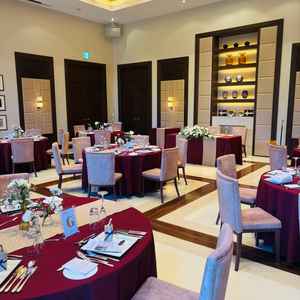 光の教会であげた場合の披露宴会場。落ち着いた雰囲気でした。