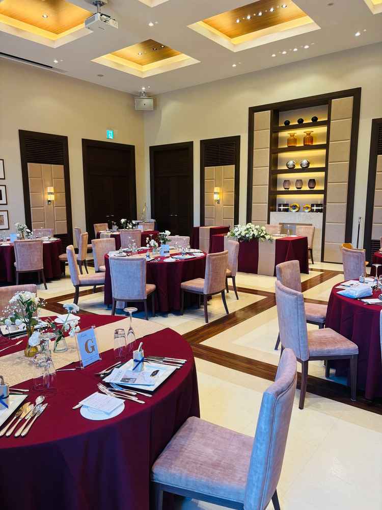 光の教会であげた場合の披露宴会場。落ち着いた雰囲気でした。