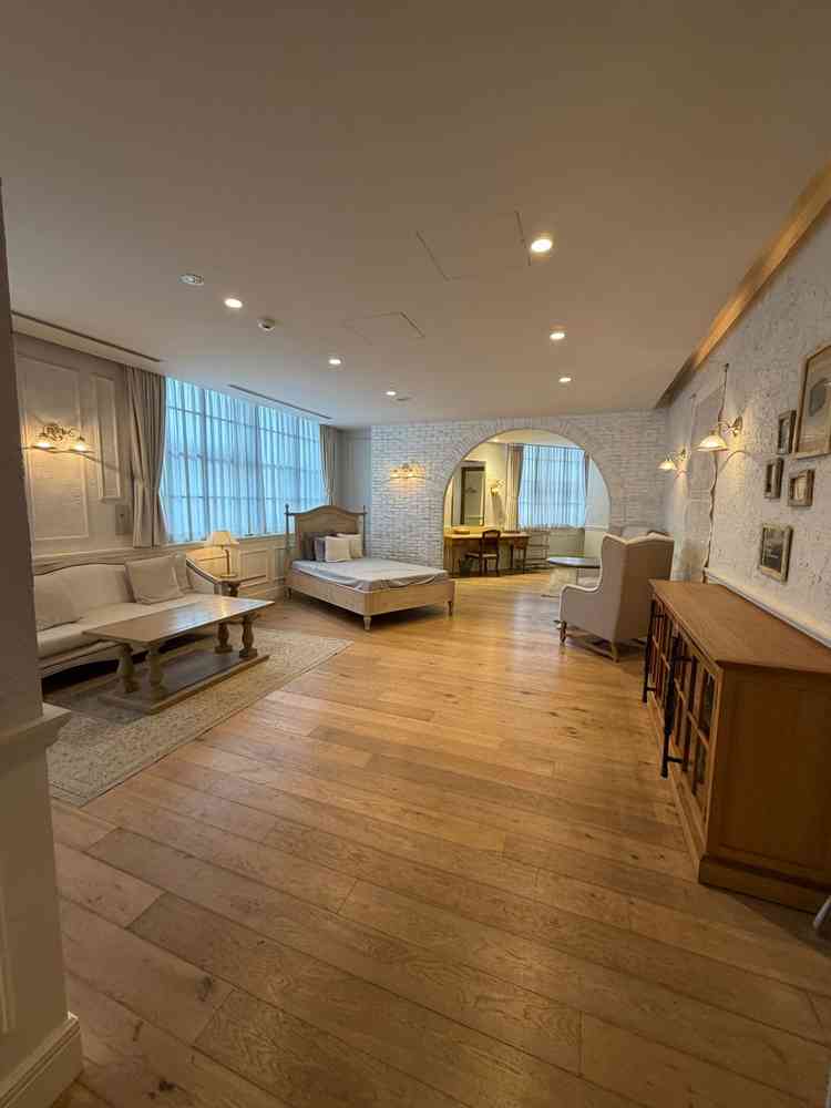 新郎新婦の用の控室。このフロアの他に親族用とフリーの控え室があり、ゲストへの配慮を感じた。