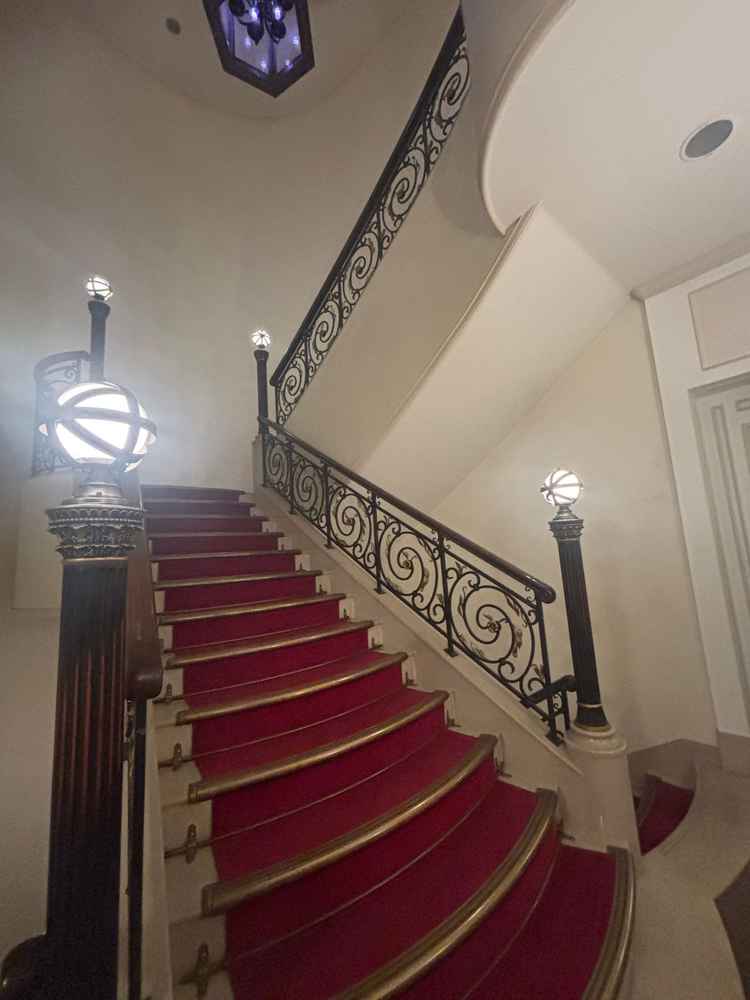 階段も素敵でした。