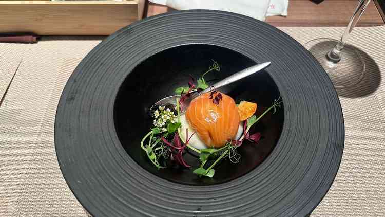 色合いがキレイなサーモン包み