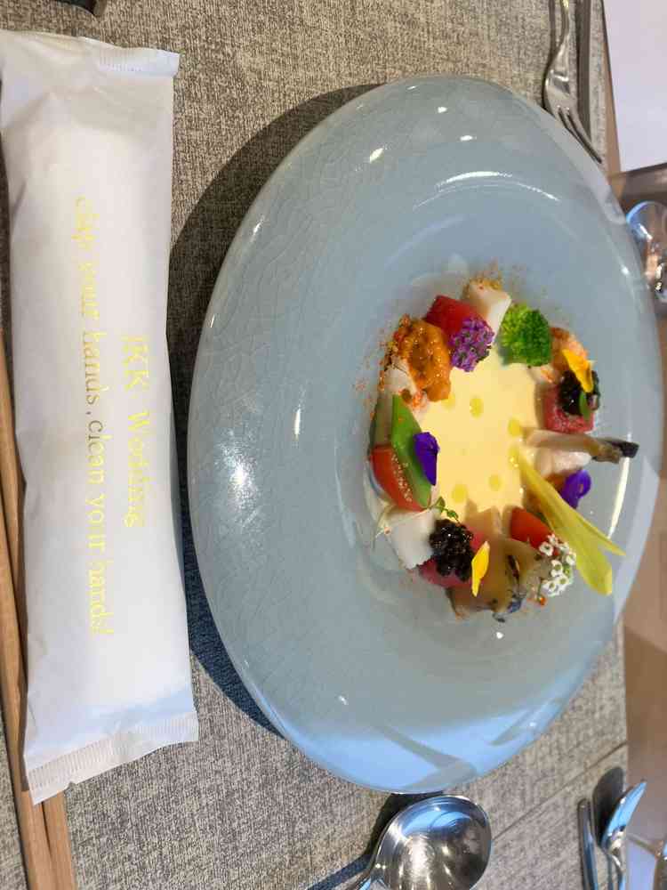 豪華なコース料理