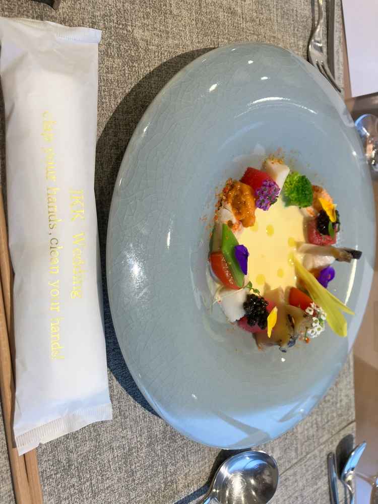 豪華なコース料理