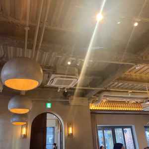 天井部分。むき出しでも統一感があっておしゃれな雰囲気だった。