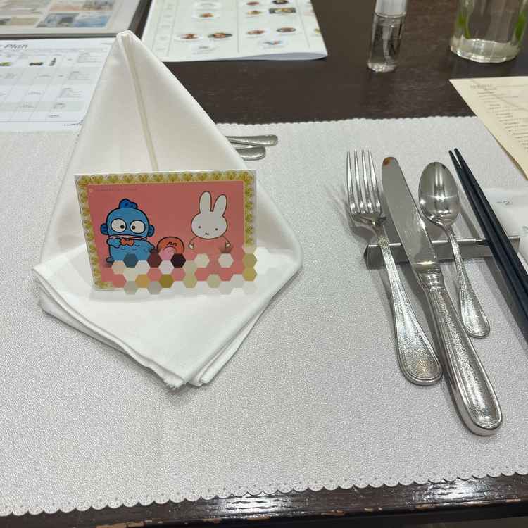 アンケートで好きなキャラクター欄があって不思議に思っていたら試食席に置かれた可愛い名前札にびっくり！