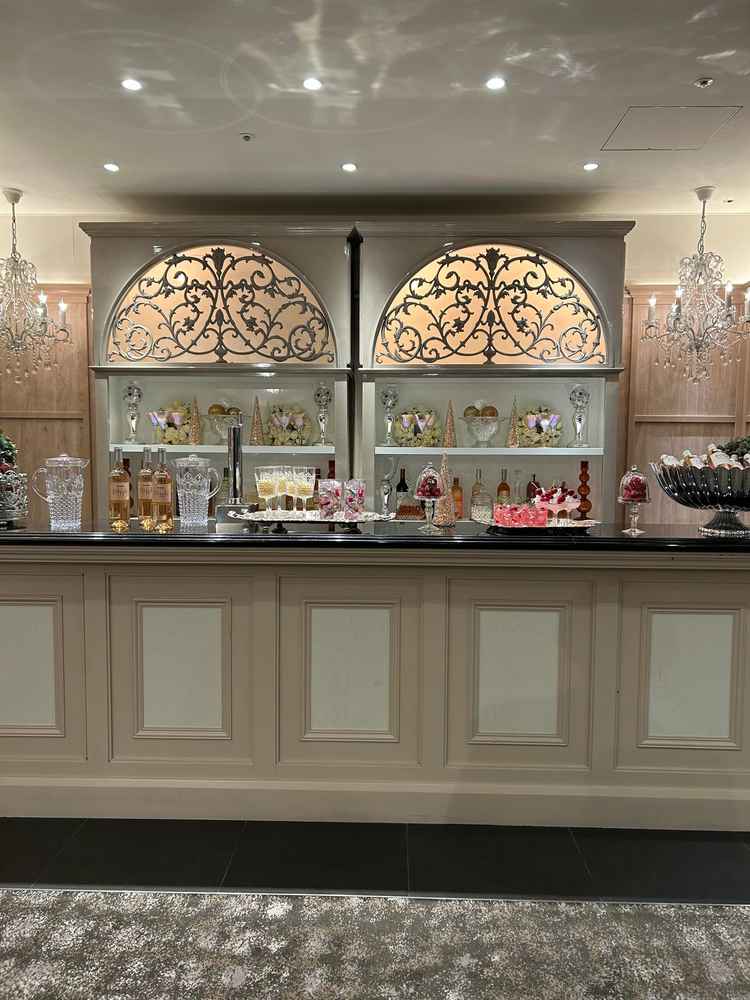 ウェルカムドリンクカウンターの様子。ドリンクの種類が豊富で魅力でだった。