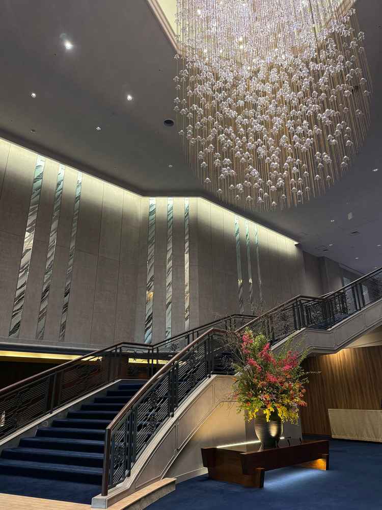 ロビーの素敵な階段