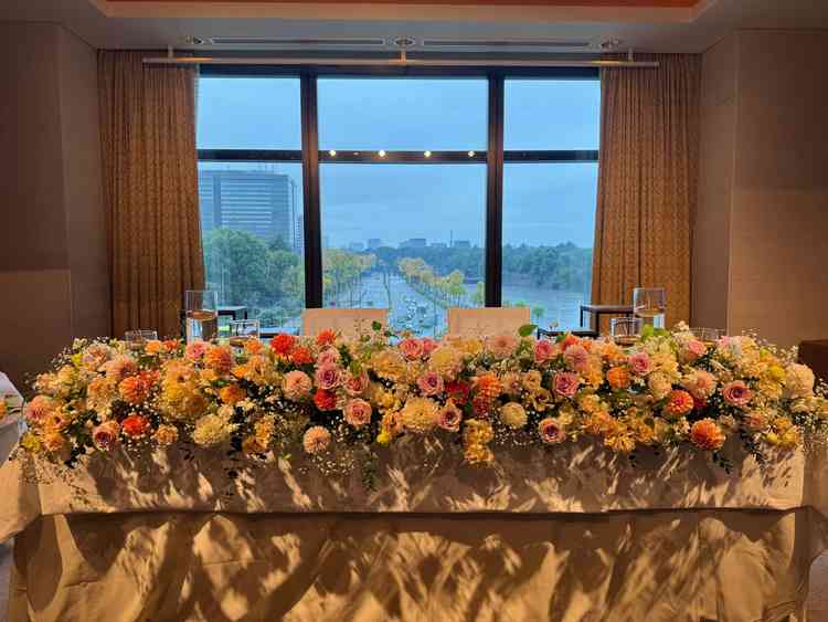 高砂の後ろに見える景色が開放的で素敵でした。