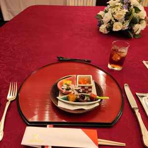 試食会の前菜です。フレンチだけでなく和食もご用意されていました。