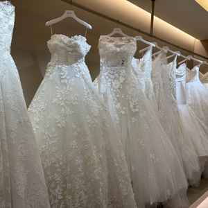 ドレスサロンも素敵でした。種類が豊富であることと、上品なデザインでどれを着ようか迷いました。