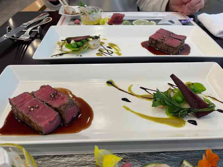 料理は和洋中あり