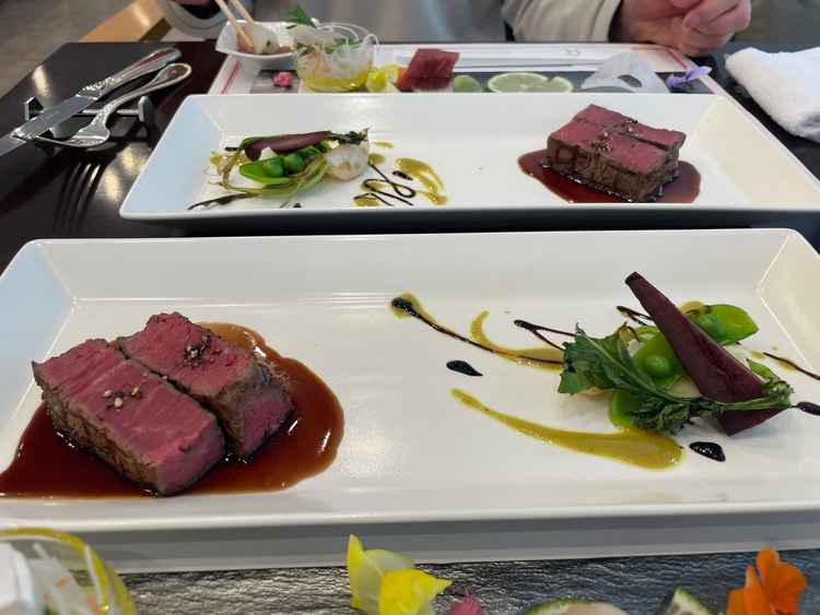 料理は和洋中あり