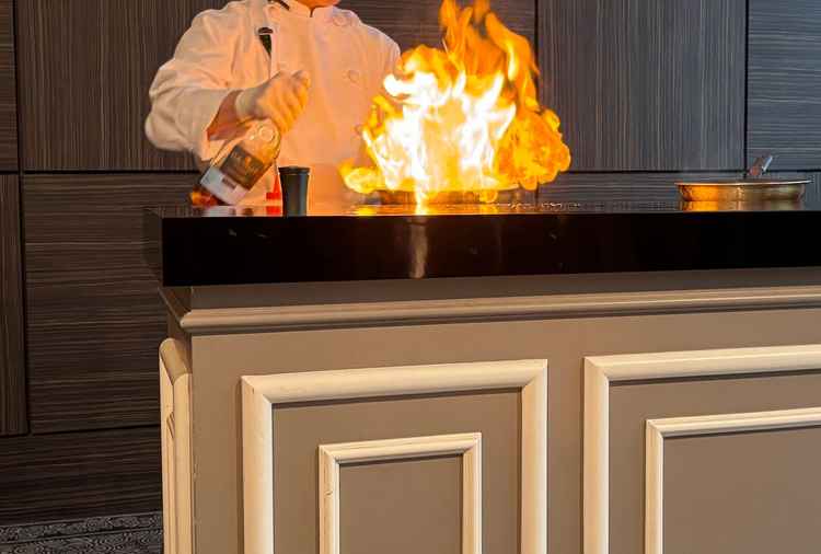 +3000円でフランベ&新郎が仕上げのイベントができる。お色直しの時のいいイベント