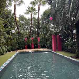 プール付きのお庭