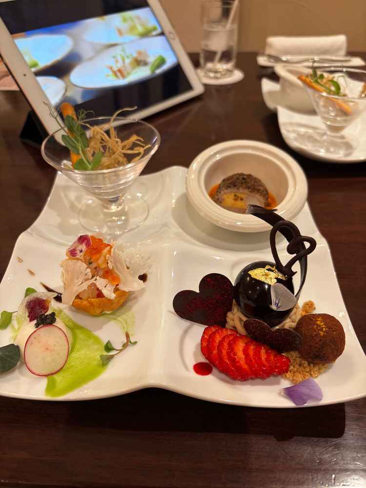 試食では見た目がとても可愛い料理に、味もとても美味しくて、感動しました。お肉が柔らかくて美味しかった