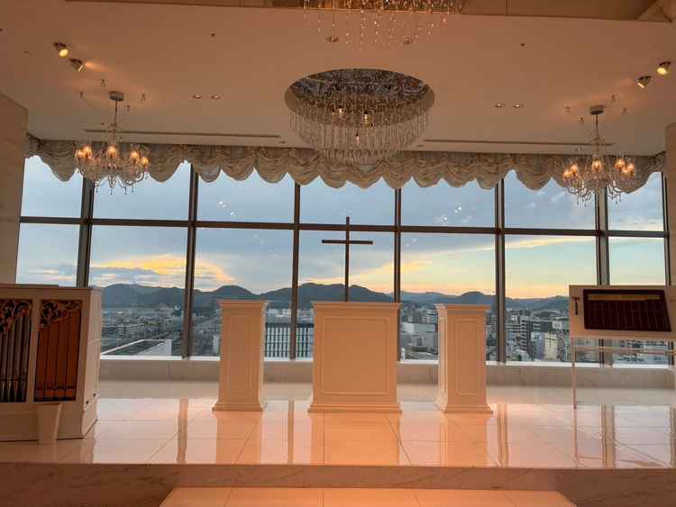 挙式会場です。夕方でしたが非常に見晴らしが良く景色も素敵でした。