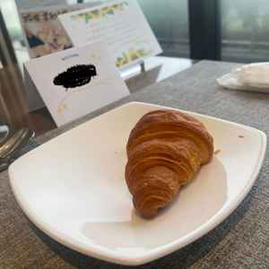 試食では、自慢のクロワッサンをいただきました。とても美味しい...！