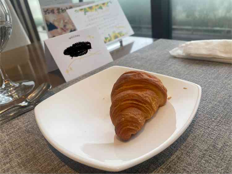 試食では、自慢のクロワッサンをいただきました。とても美味しい...！