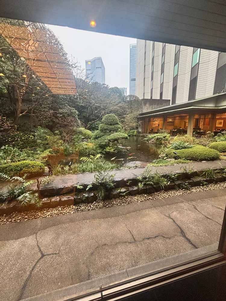 雲海という和食の披露宴会場からの庭園風景。フォトロケーションとしても素敵です！庭園にも出れます