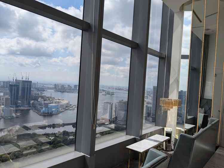 ゲスト待合室からはオーシャンビューや東京の街並みが見渡せる