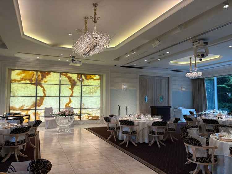 披露宴会場の別アングル