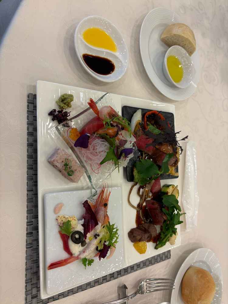 お料理はゲストが選べる和洋スタイルがあったのが印象的です。