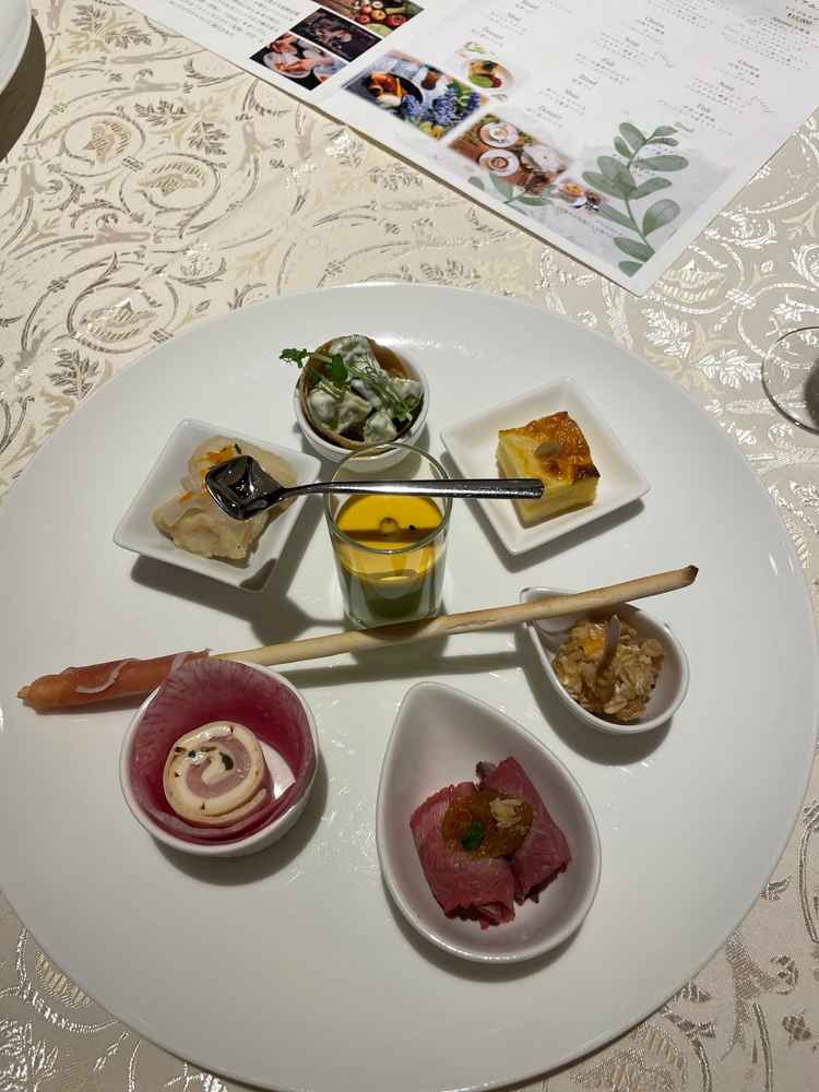 ¥13,000のコースの方のアミューズ8種