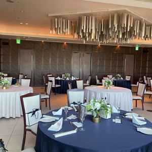 2つある披露宴会場のもう一つ部屋大人なイメージでシックな感じあるどちらの部屋も眺望が良か過ごしやすい