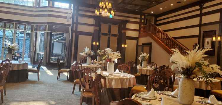 披露宴の会場は3箇所あり、どこも雰囲気が違い選ぶ楽しさがありました！