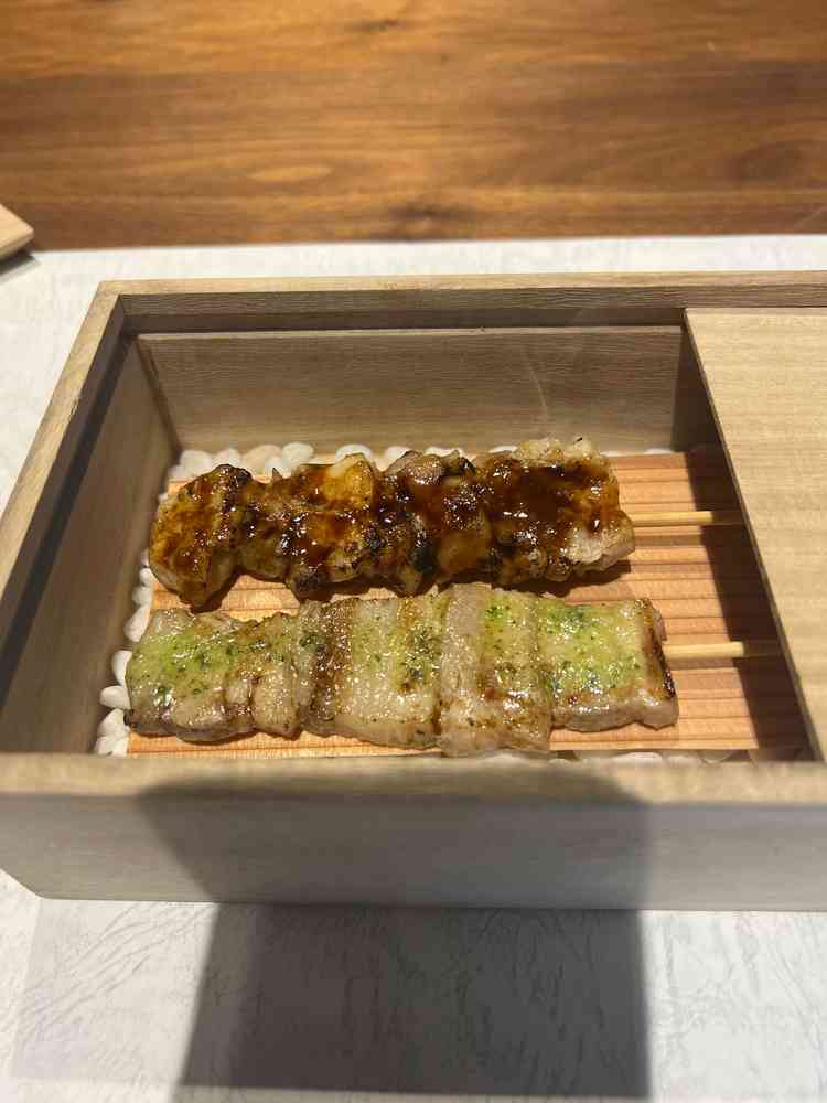 試食のときに頂いた焼き鳥です。料理長のこだわりを感じられてとてもおいしかったです。
