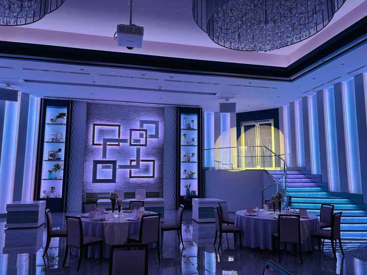 色が変えられる披露宴会場