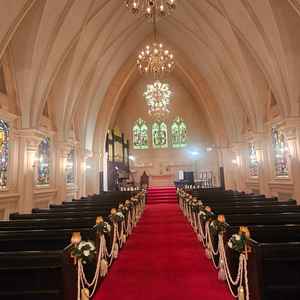 ステンドグラスがとても綺麗でした！2階からとったシャンデリア越しの写真がとても素敵です。