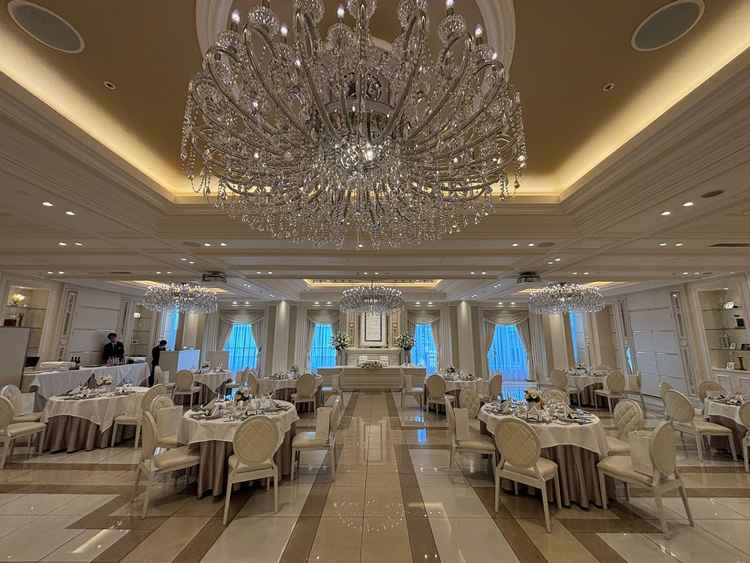 披露宴会場1の写真。もう一つの会場と比べて少し可愛らしい雰囲気で希望とマッチしていた。