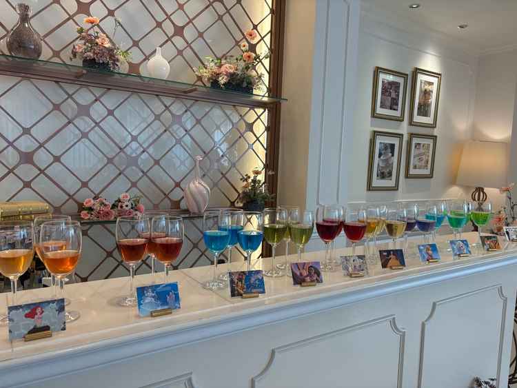 挙式と披露宴の間の時間を過ごすエリア。ゲストとの距離が近くたくさんお話ができそう