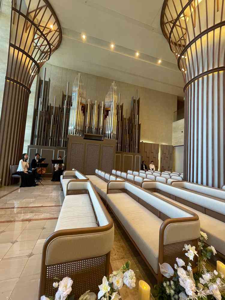 天井が7mと高く開放感があります。ここからも景色が見える！