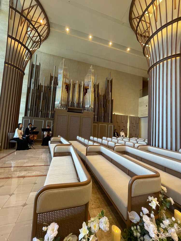 天井が7mと高く開放感があります。ここからも景色が見える！