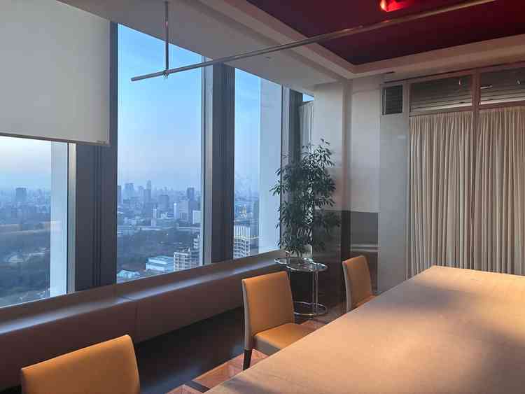 レストラン個室のひとつを親族控室とするらしい