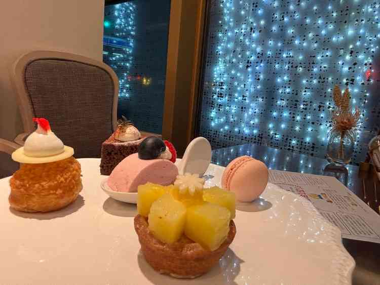 スイーツメニューを試食させていただきました。食後にちょうどいいサイズ感で、とてもかわいかったです。